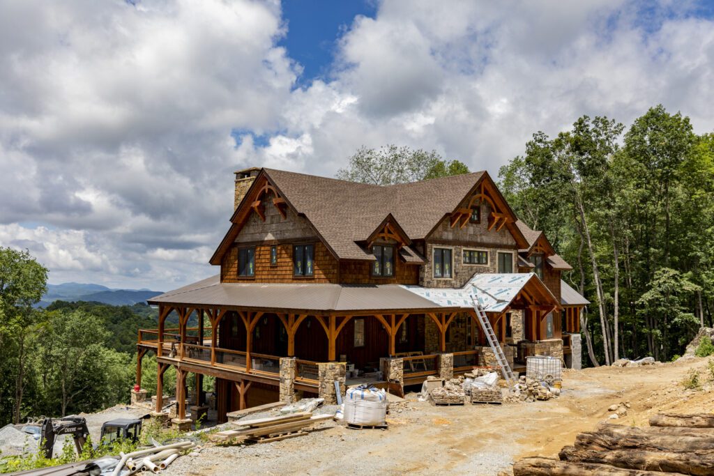 The Bear Cave at Eagles Nest - luxury new build - Banner Elk